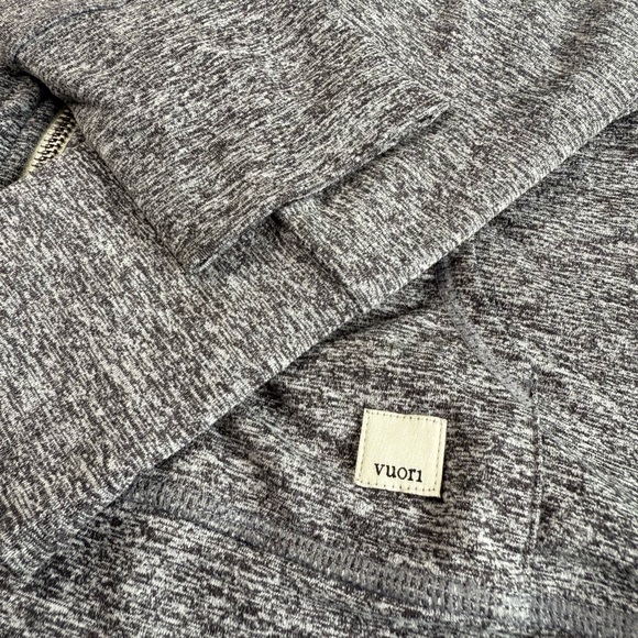 🩶VUORI HALO PERFORMANCE HOODIE - Picture 3 of 7